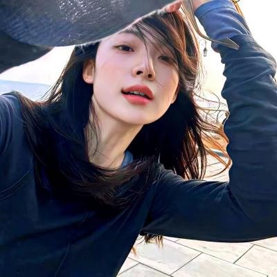 女帝太撩人，我的反穿越系统启动了